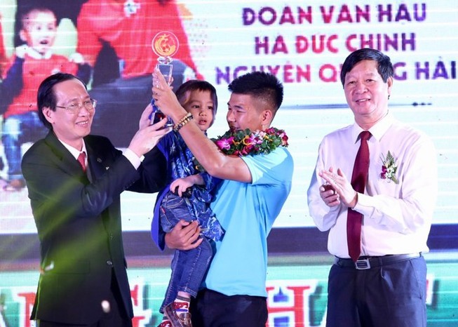 Thầy Park lần đầu chứng kiến học trò giành giải Fair Play