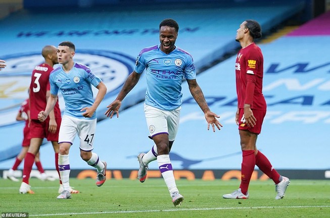 Cựu vương ‘hủy diệt’ tân vương, Liverpool đau trong ngày vui