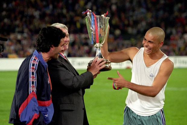 Mourinho: Ronaldo Nazario là cầu thủ hay nhất mà tôi từng thấy