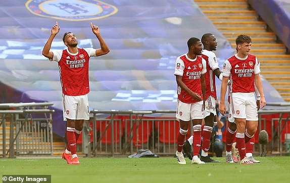 Arsenal ngược dòng ngoạn mục hạ Chelsea vô địch FA Cup