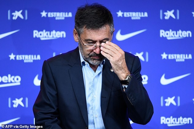 Sốc: Barcelona không có tiền mua cầu thủ