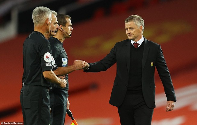Solskjaer nói gì về bước ngoặt tranh cãi khiến MU thua trận?