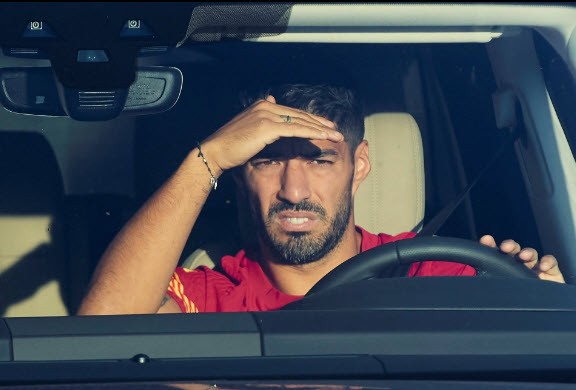 Sốc: Suarez bị điều tra vì... gian lận thi cử để đến Juventus