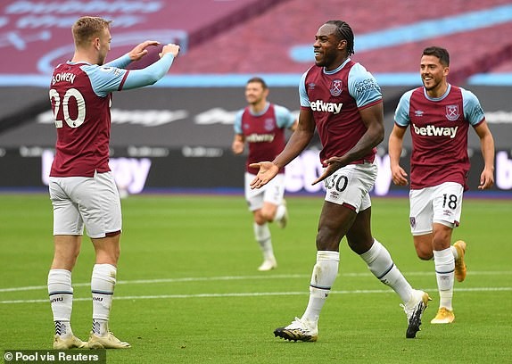 Thi đấu bạc nhược, Man City suýt thua 'kèo thơm' West Ham