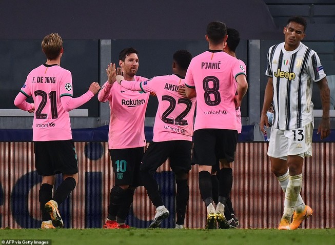 Morata lập hat-trick lỗi, Juventus thua Barcelona trên sân nhà