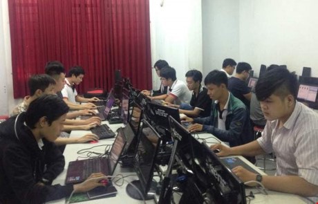 Công ty IT 'đỏ mắt' mắt tìm lập trình viên