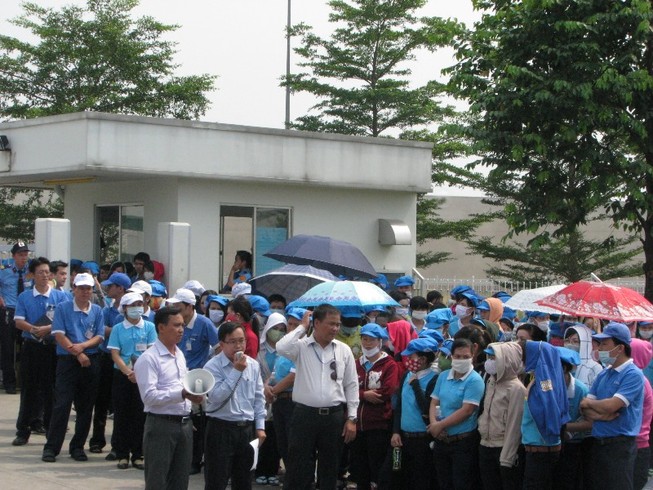 Thi tìm hiểu về quan hệ lao động trị giá 100 triệu đồng