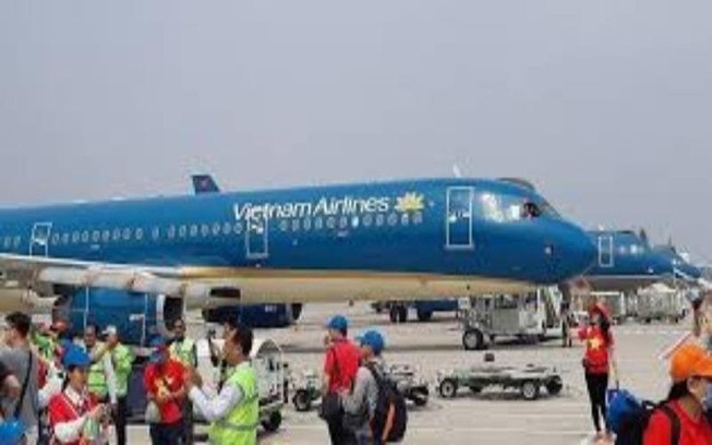 Thuê máy bay cho cổ động viên sang UAE ủng hộ tuyển VN