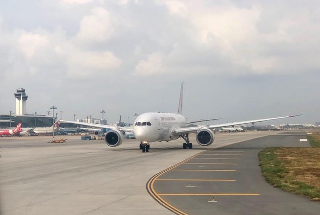 Nghỉ lễ 30-4, sân bay Tân Sơn Nhất gánh 740 chuyến/ngày