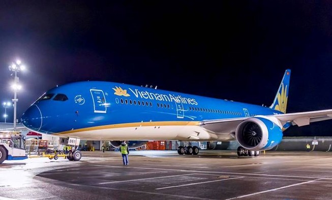 Hàng chục chuyến bay lùi giờ để né bão tại Nhật