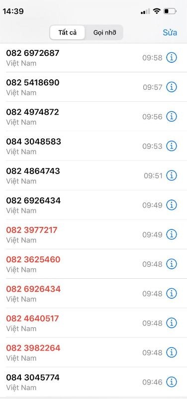 Nữ nhân viên 'dội bom' dọa khách hàng mua điện thoại
