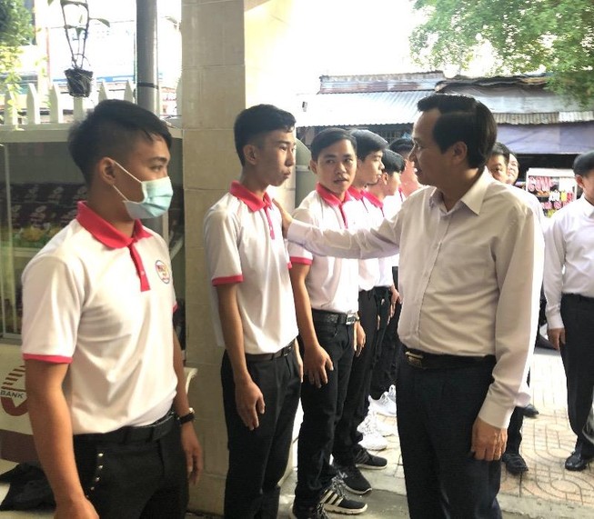 Bí thư Đồng Tháp: 'Ra đi làm thuê, ra về làm chủ'