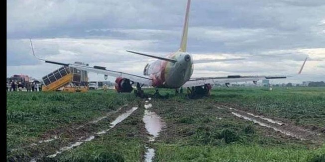 Máy bay trượt khỏi đường băng: Tất cả hành khách đã an toàn