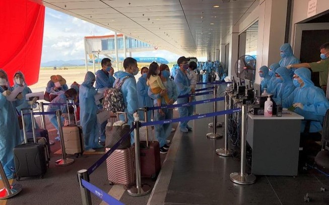 Hơn 300 công dân Việt Nam từ Angola hồi hương an toàn