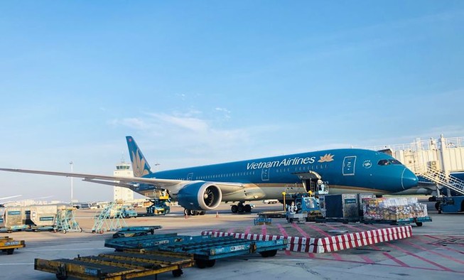 Đóng cửa 6 sân bay để tránh bão số 9