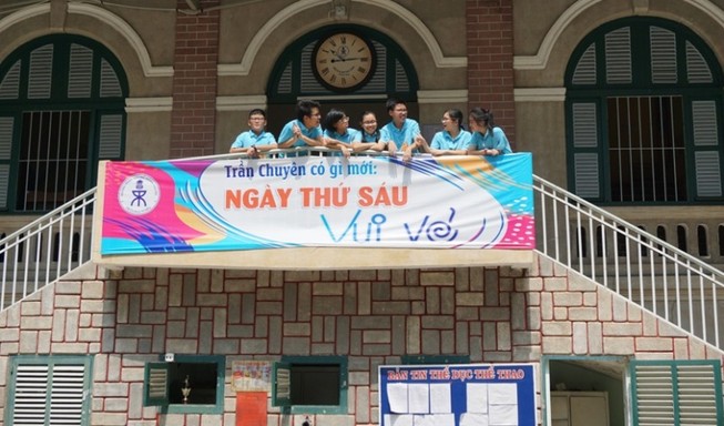 Học sinh Trần Đại Nghĩa rực rỡ sắc màu 'Ngày thứ sáu vui vẻ'