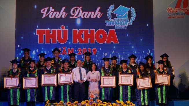 TP.HCM vinh danh 66 thủ khoa năm 2019