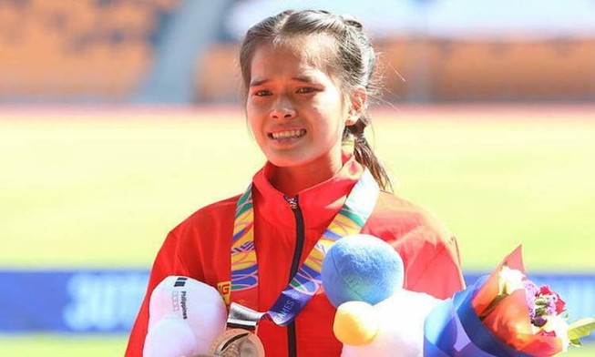 Nữ sinh ĐH Quy Nhơn Hồng Lệ thi đấu quả cảm tại SEA games 30