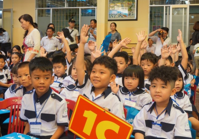 Học sinh trường Tiểu học Trần Quốc Thảo, quận 3 trong lễ tựu trường