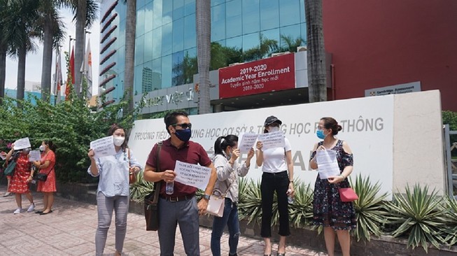 Hơn 200 phụ huynh đề nghị trường Việt Úc đối thoại