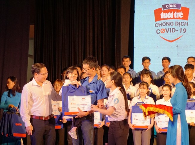 Không để bạn trẻ nào phải bỏ học vì dịch COVID-19