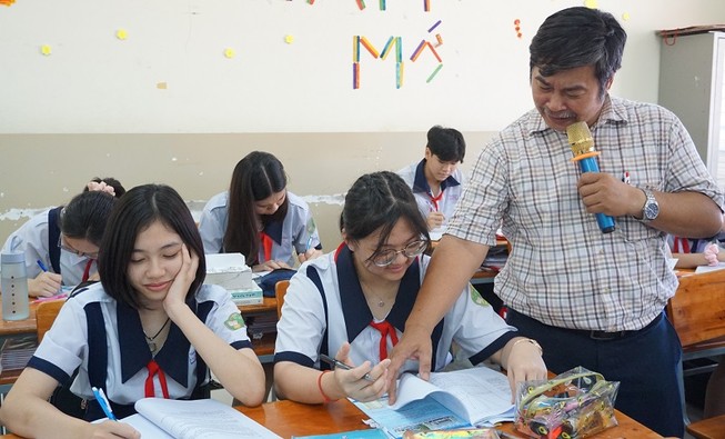 Nóng: TP.HCM công bố số liệu ban đầu về tuyển sinh 10