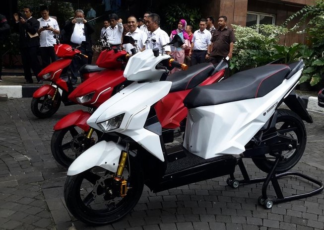 Xe máy điện Indonesia có giá 38.2 triệu đồng