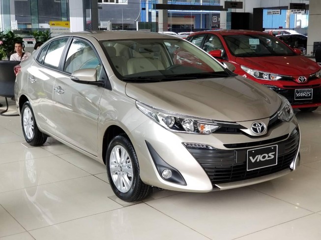 Nhiều mẫu ô tô bất ngờ giảm giá