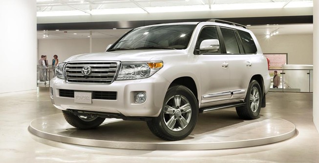 Hai mẫu Toyota tiếp tục lọt top ô tô 'ế ẩm' của tháng