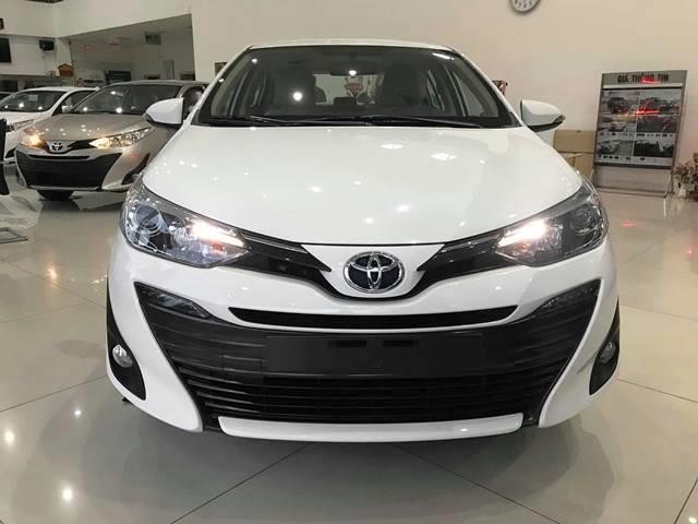 Bảng giá Toyota mới nhất: nhiều mẫu giảm giá 'kịch sàn'
