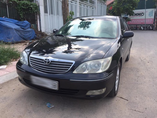 Toyota Camry đời 2003 hiện được bán rao bán trên thị trường xe cũ có giá dao động từ 300-350 triệu đồng.Ảnh minh họa.