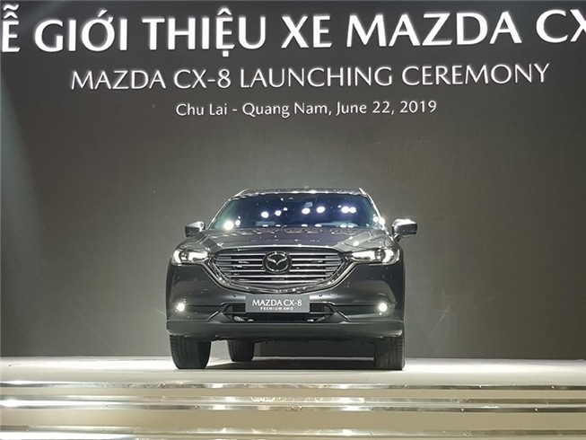 Mazda CX-8 giảm giá mạnh, đối đầu cùng Toyota Fortuner