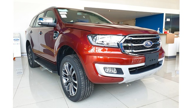 Ford Everest 2020 chính thức có mặt tại đại lý