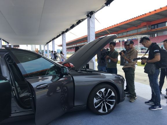 Cách chăm sóc ô tô ở nhà những ngày tết không mất phí