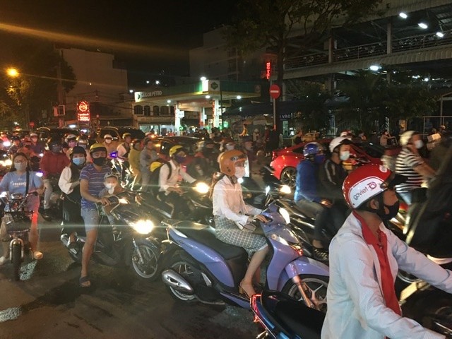 Cửa ngõ phía đông TP.HCM đông đúc trở lại