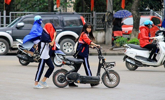 Xe máy điện chất lượng kém có còn đất sống?