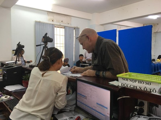 Cấm thi 5 năm với 14 thí sinh mang điện thoại khi thi bằng lái