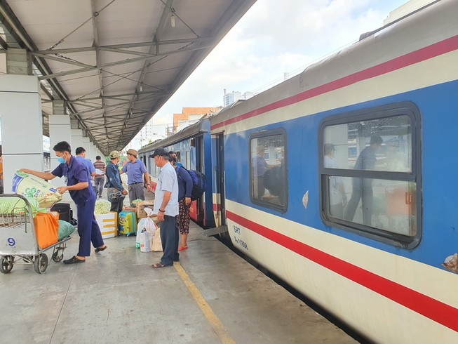 Ngành đường sắt điều chỉnh lịch chạy tàu đi qua vùng sạt lở