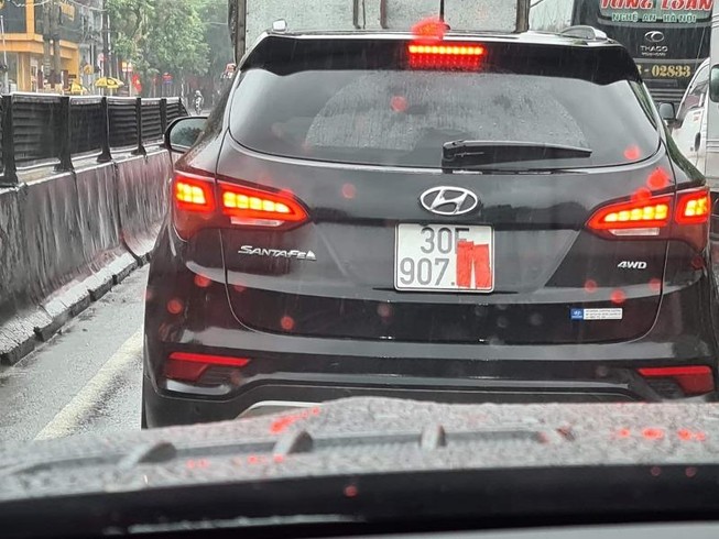 Xuất hiện nhiều hành vi che biển số xe để tránh phạt nguội