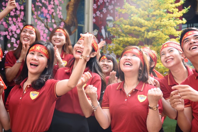 Thuê máy bay đi Trung Quốc cổ vũ U23 Việt Nam