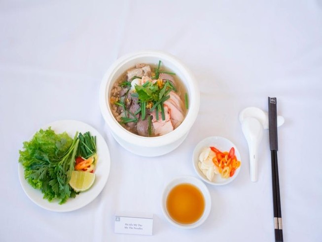 Đưa món ăn đặc sản địa phương vào khách sạn năm sao