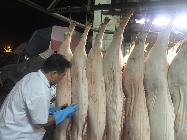 Kiến nghị miễn thuế với thịt heo nhập khẩu để giảm cơn sốt