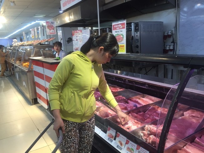 Thương lái, tiểu thương cũng méo mặt vì thịt heo