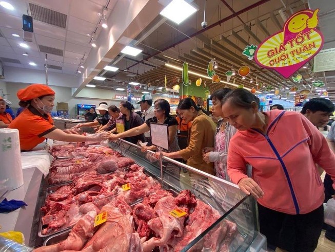 Siêu thị bán thịt heo với giá vốn