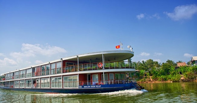 Du thuyền 5 sao trên sông Sài Gòn 'méo mặt' vì dịch Corona