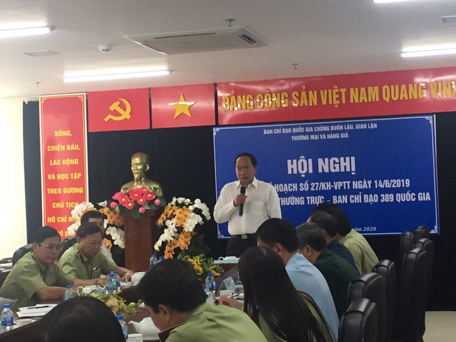 Nóng tình trạng xuất lậu khẩu trang sang Campuchia