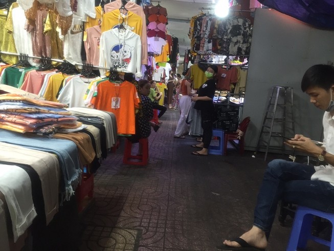 Nhiều ngành hàng kiếm bộn tiền giữa dịch COVID-19