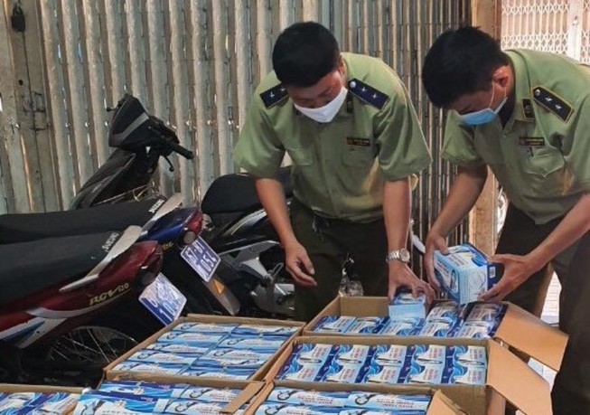 Phát hiện nhiều vụ làm giả khẩu trang, quần áo bảo hộ y tế