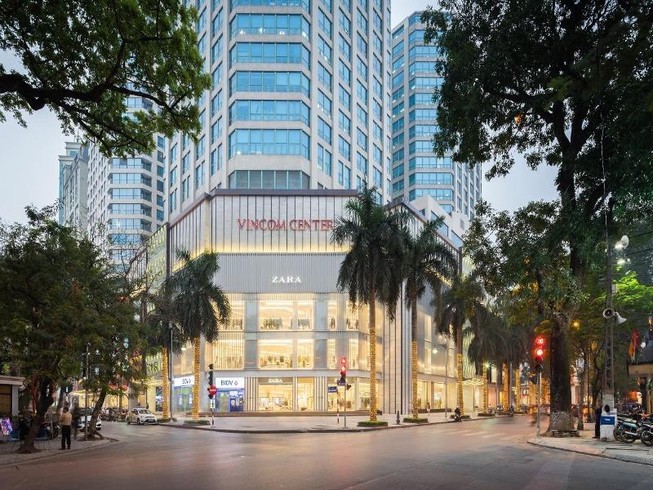 Các trung tâm thương mại Vincom chính thức mở cửa trở lại