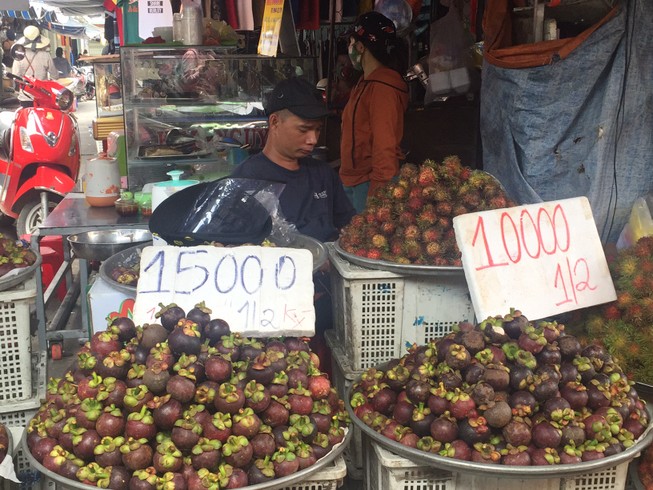 Măng cụt Thái Lan ồ ạt đổ vào chợ Việt